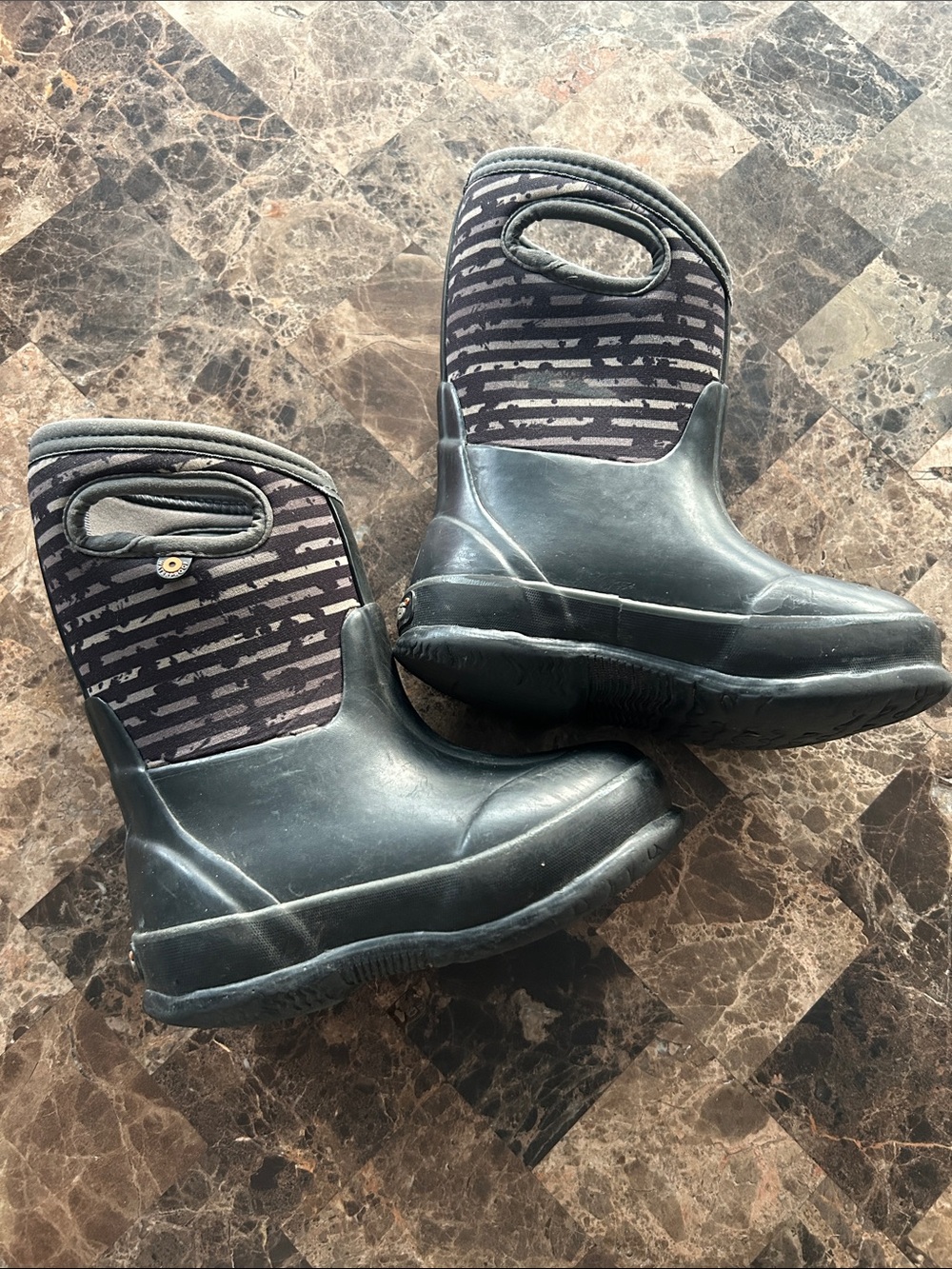 Bogs Pull-On Black Boots with Gray Patterned Shaft size 9